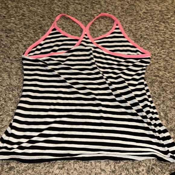 Rue 21 tank - Picture 3 of 3